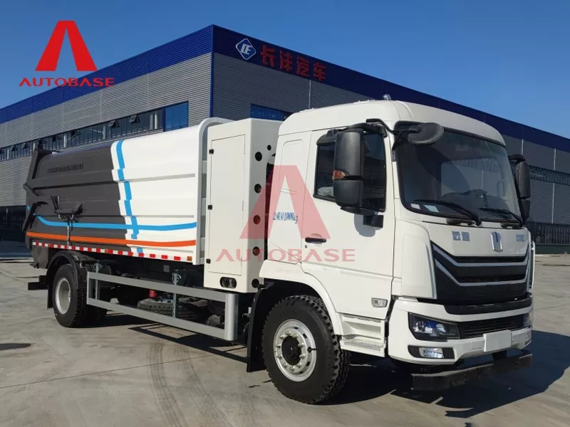 18 tone de compresie care andocat camionul de gunoi