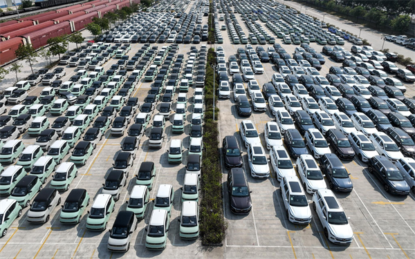 Noile vehicule energetice din China își accelerează intrarea pe piața din Orientul Mijlociu, inteligența și localizarea devenind factori cheie.
